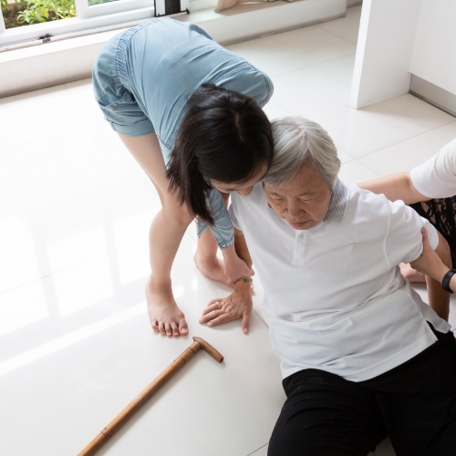 Slips-Falls-and-Aging-Related-Injuries-Recovery-Physical-Therapy-New-York-Larchmont-NY-Millburn-NJ