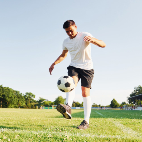 How Physical Therapy Can Help You Get Ready for Fall Sports